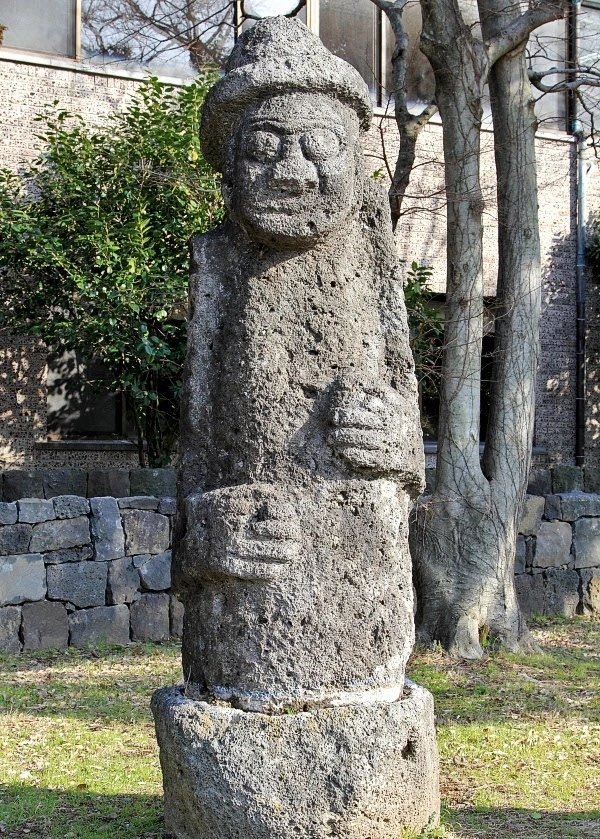 민속문화재 2-19 제주목관아 영주협당 북쪽.jpeg