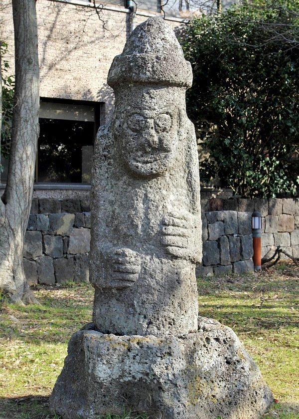 민속문화재 2-20 제주목관아 영주협당 남쪽.jpeg