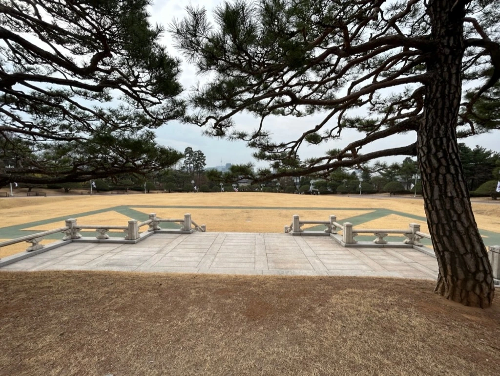 057 청와대 본관 대정원.jpeg