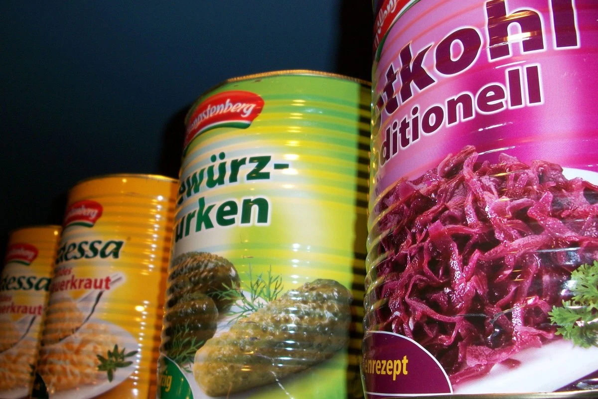 pickles_sauerkraut_cans_canned_food_canning_cabbage_red_vegetarian-1360957.jpg!d
