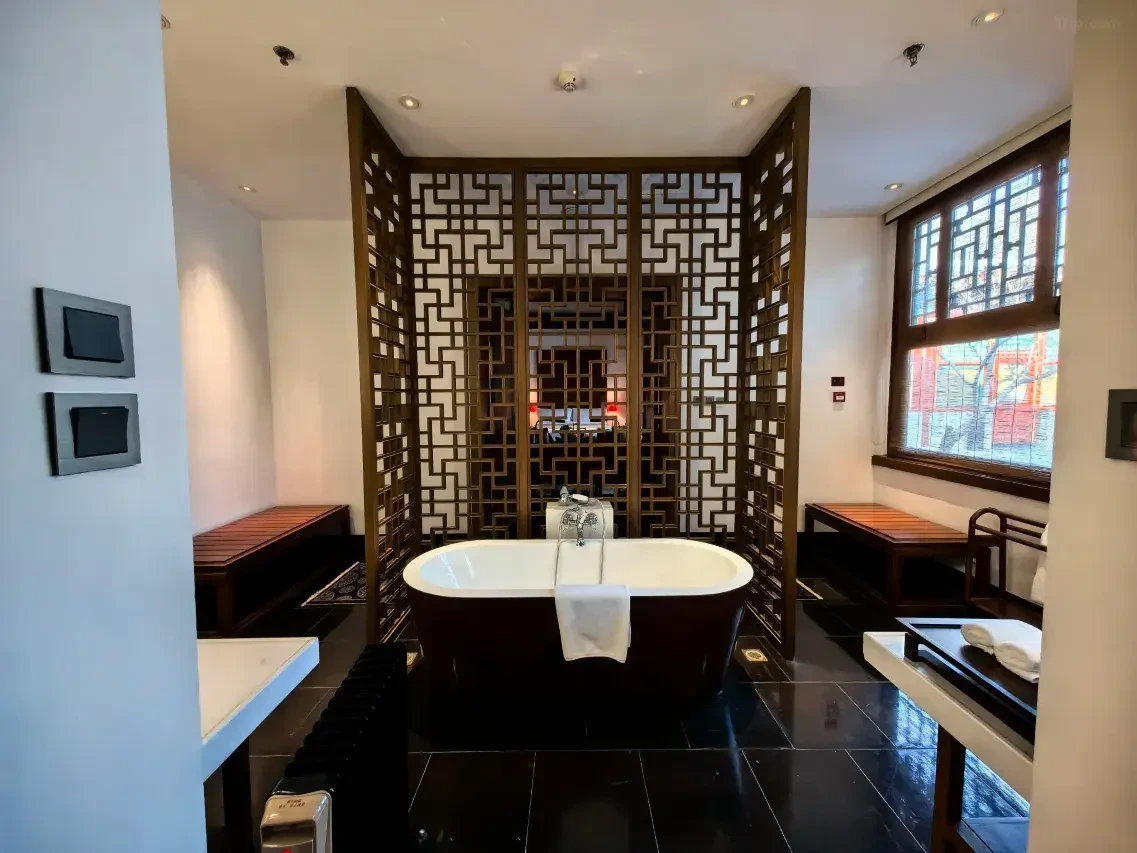 img.webp?credential=yqXZFxpELC7KVnFOS48ylbz2pIh7yKj8&expires=1759244399&allow_ip=&allow_referer=&signature=Jx9T2YX0WU7rV0V8rqNsDLO%2B4mk%3D