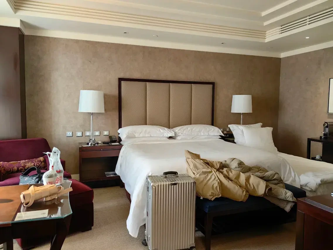 img.webp?credential=yqXZFxpELC7KVnFOS48ylbz2pIh7yKj8&expires=1759244399&allow_ip=&allow_referer=&signature=%2FSh7JsrLVBVM1bfAIBPq8QdYbwE%3D