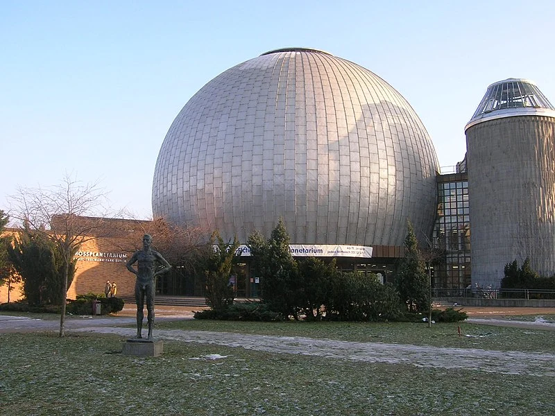800px-Berlin_Zeiss_Planetarium.jpeg