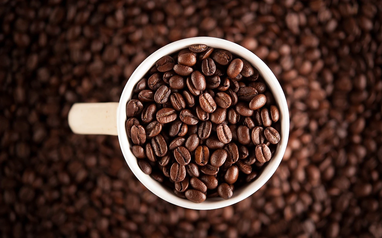 grains-coffee-cup-focus-hd-wallpaper.jpg