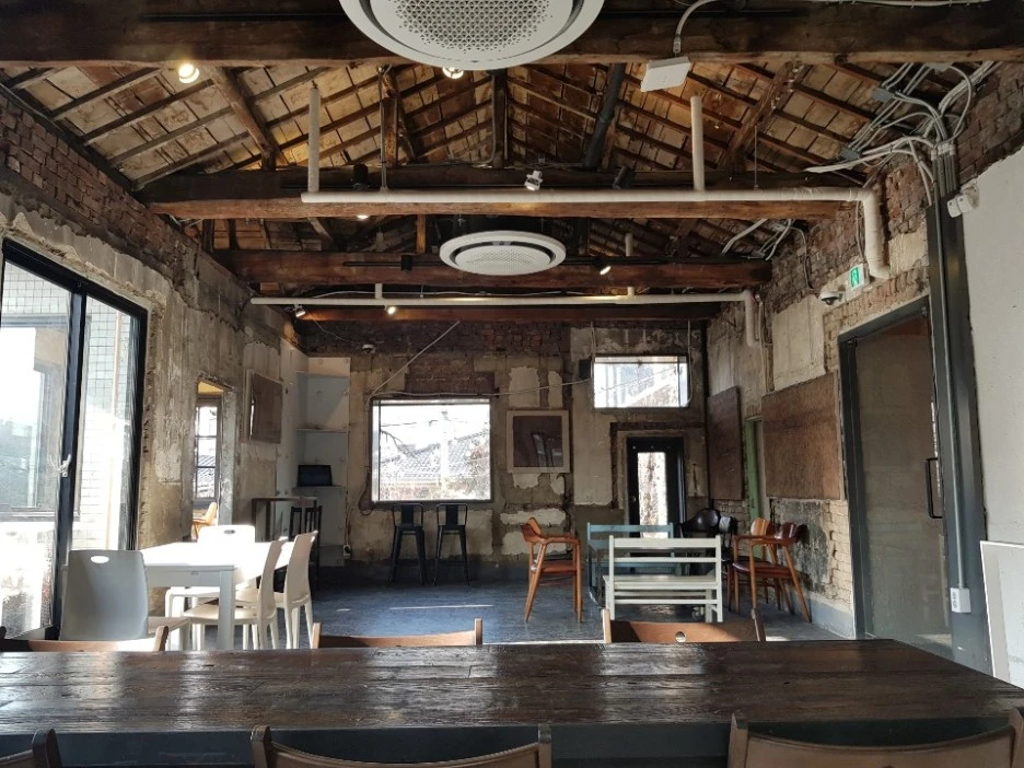 %EC%9D%B8%EC%82%AC1%EA%B8%B8_%EC%B9%B4%ED%8E%98_%EC%BD%94%ED%8A%B8.jpeg?type=w1