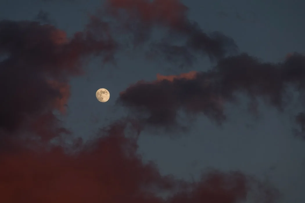 photo-1537752994388-d067200d3400.jfif