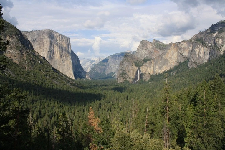 184CB9534E38EA4C2F3D7A