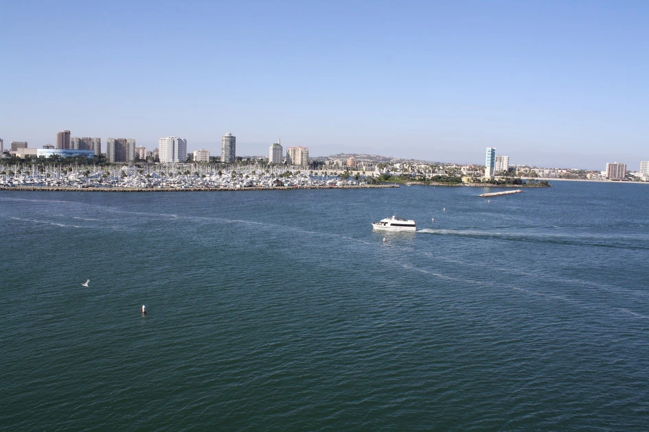 18681133504DF7470BD998