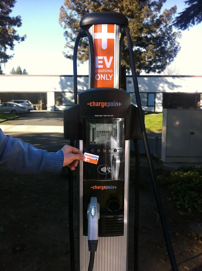 ChargePoint_EV_charging-Pic1.jpg