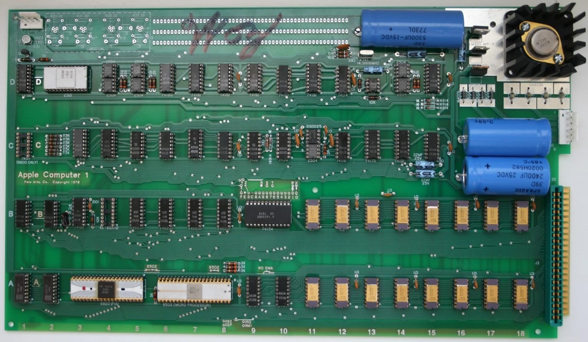 apple1_original.jpg?type=w1200