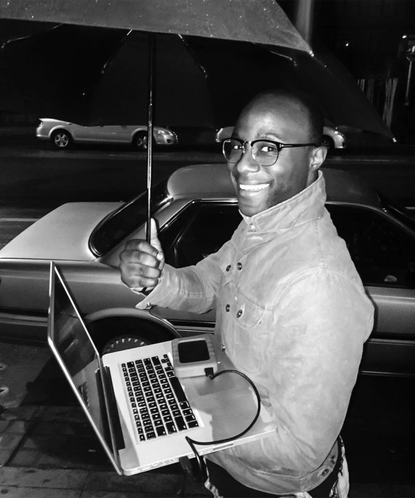 Apple-behind-the-Mac-creator-Barry-Jenkins-holding-MacBook-Pro-02132019_inline.jpg.large_2x.jpg?fit=854%2C1024