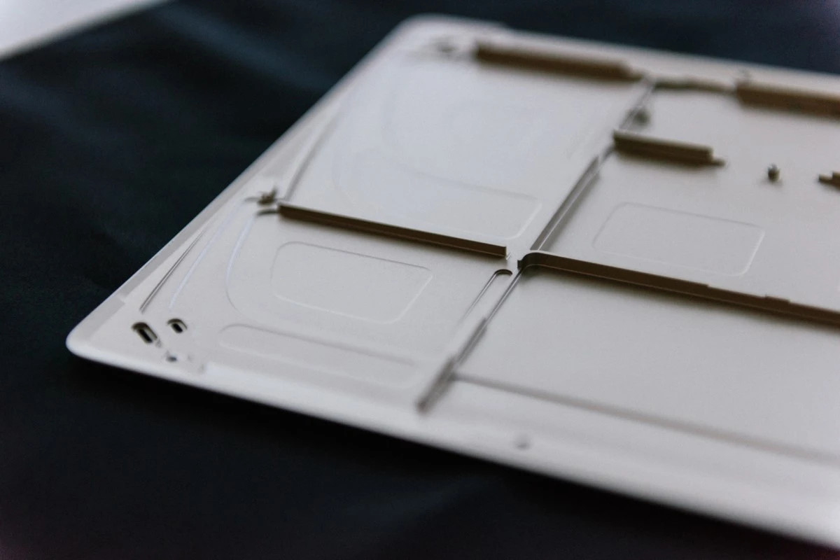 macbook-casing-for-battery.jpg?type=w1200