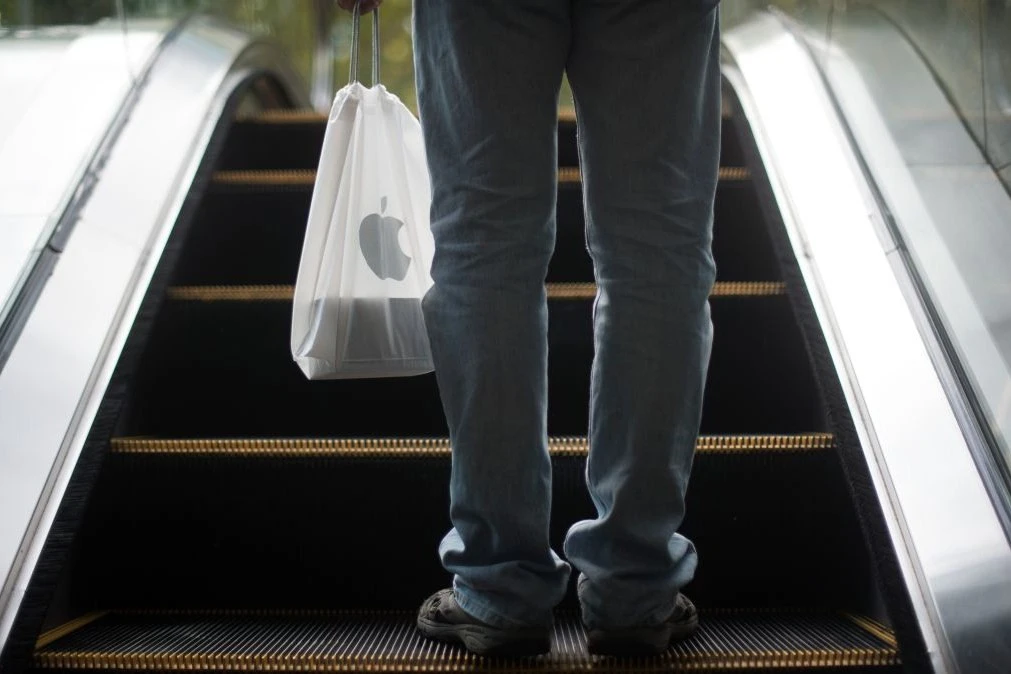 apple-store-plastic-bag.jpg?type=w1200