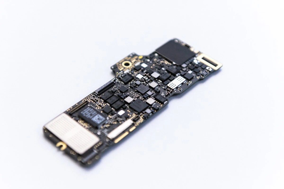 motherboard-2.jpg?type=w1200