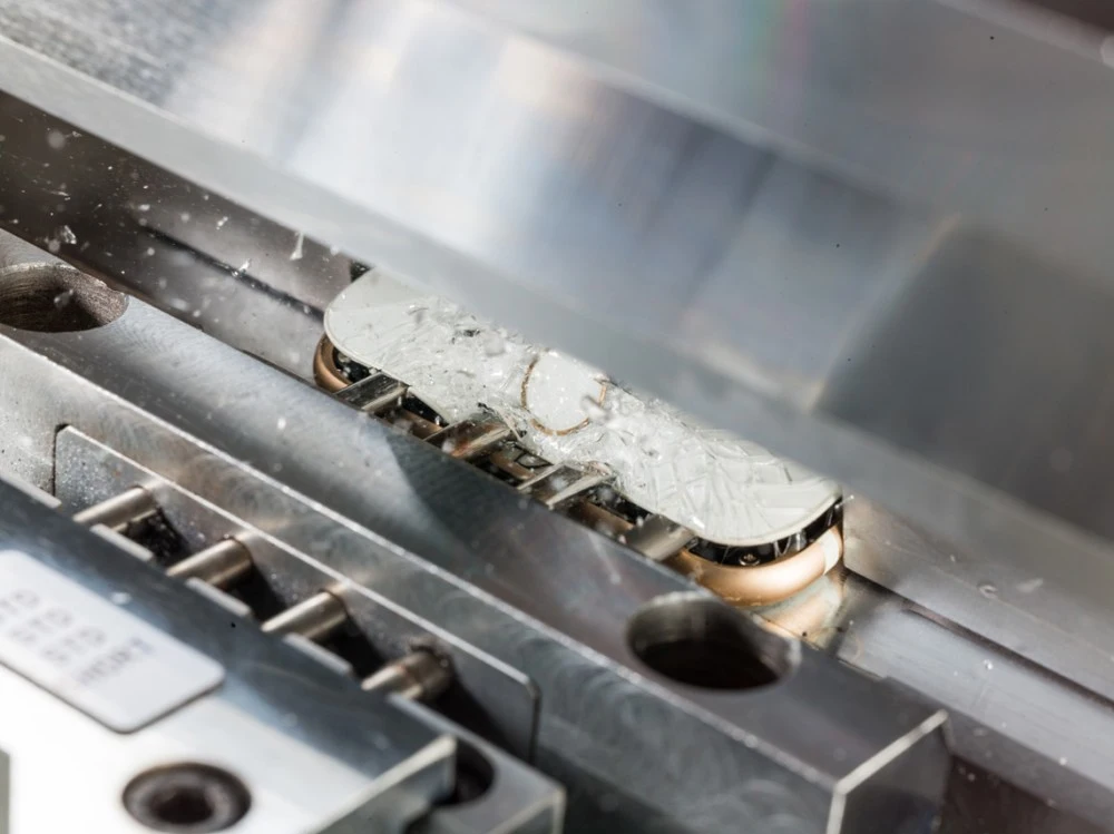 Daisy_robot_disassembles_iPhone_04192018.jpg?resize=1000%2C749