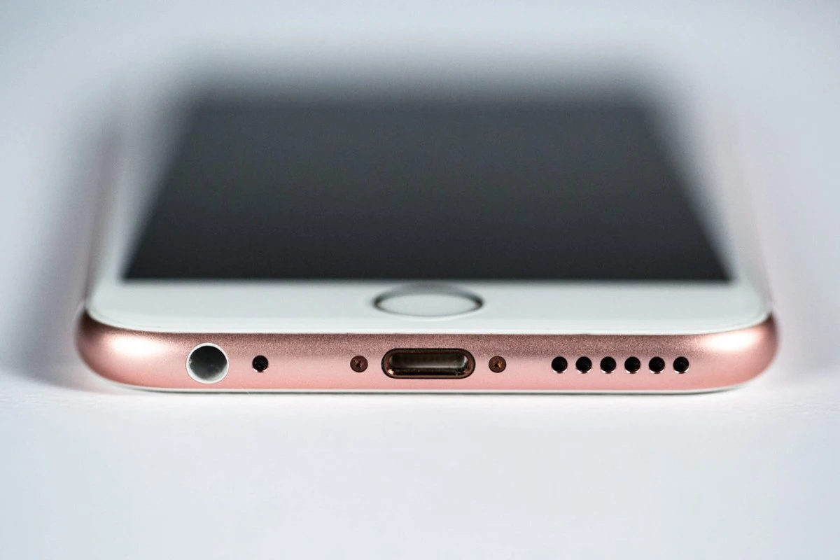 iphone-6s-bottom.jpg?type=w1200