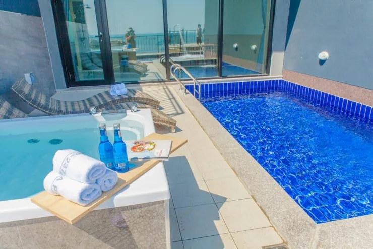 land5-1024x683.jpg?resize740%2C494amp;ssl1