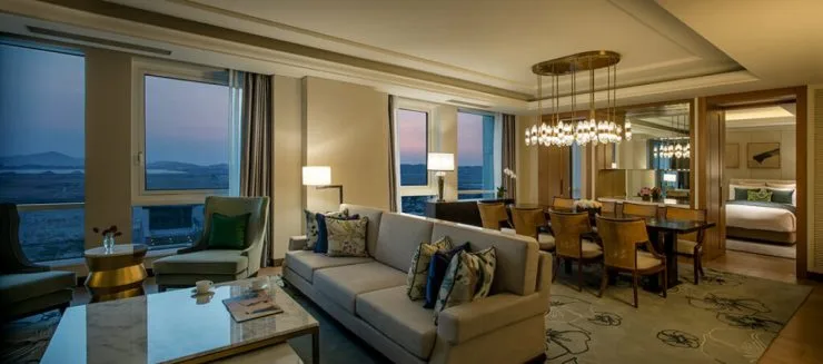 img_royalSuite6-1024x453.jpg?resize740%2C327amp;ssl1