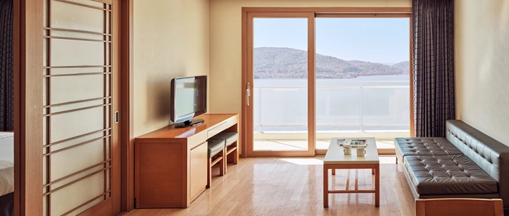 room_suite01.jpg?resize740%2C315amp;ssl1