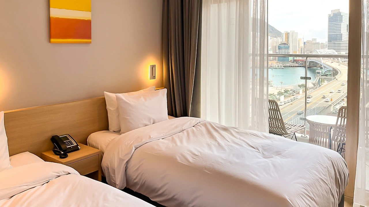 4_남포동숙소_부산 커넥트 오션 호텔 (1).jpeg