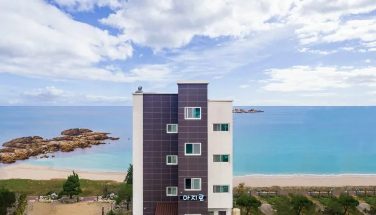 azzurro-ex2-1024x586.jpg?resize740%2C423ssl1