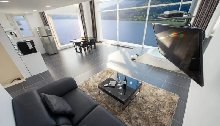 10-13-1024x587.jpg?resize740%2C424amp;ssl1