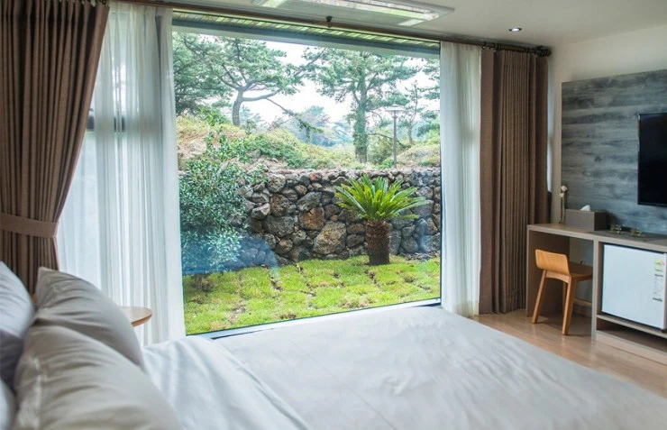 j-main.jpg?w=740&ssl=1