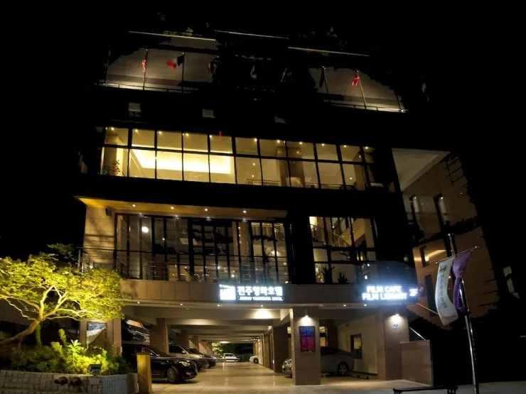 788814_15082712050035172847.jpg?resize740%2C555amp;ssl1