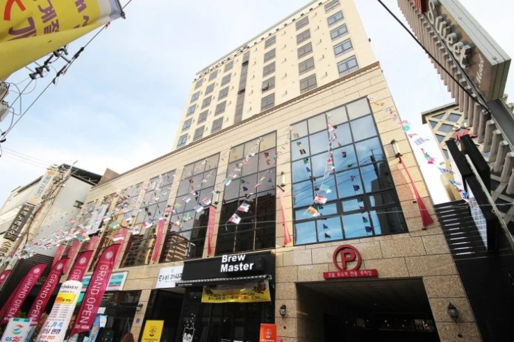 f.jpg?resize740%2C493