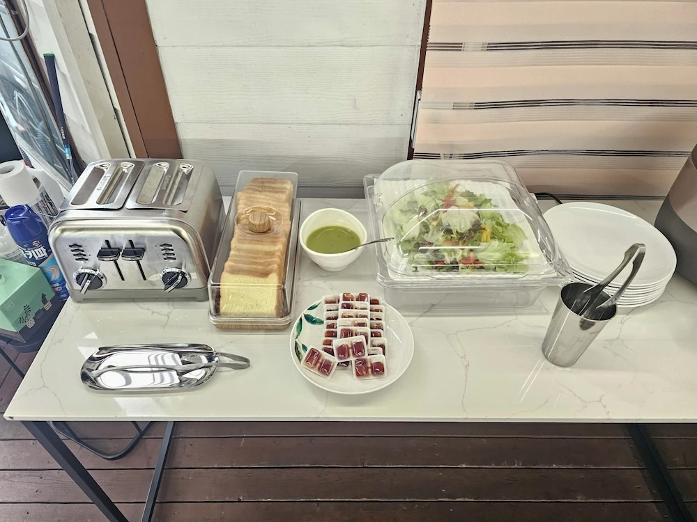 1_평창숙소1_갤럭시엑스호텔형카라반글램핑&펜션 (3).jpeg