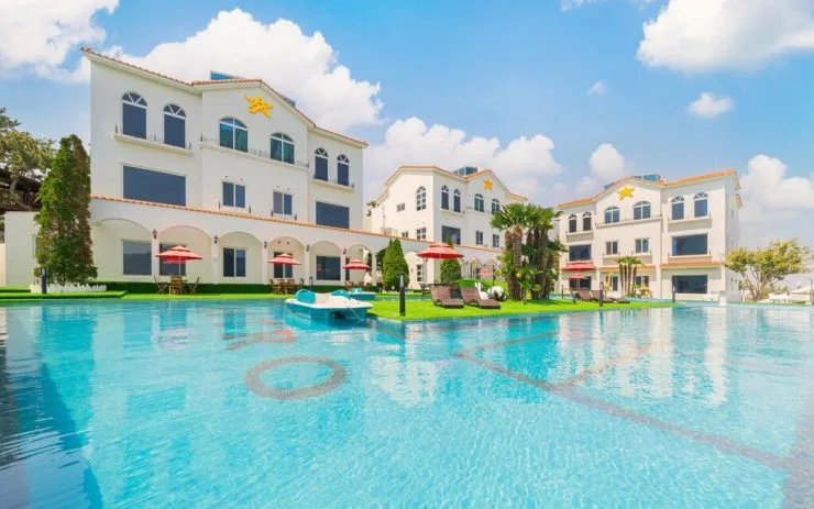 a-pool-1024x640.jpg?resize740%2C463amp;ssl1