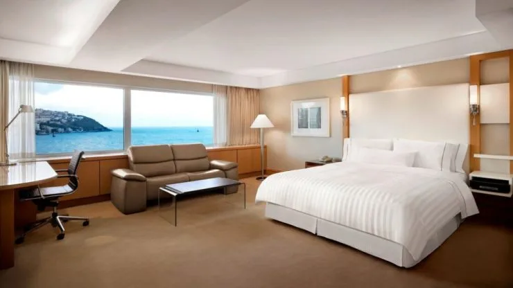 puswi-queen-guestroom-2063-hor-wide-1024x576.jpg?resize740%2C416amp;ssl1