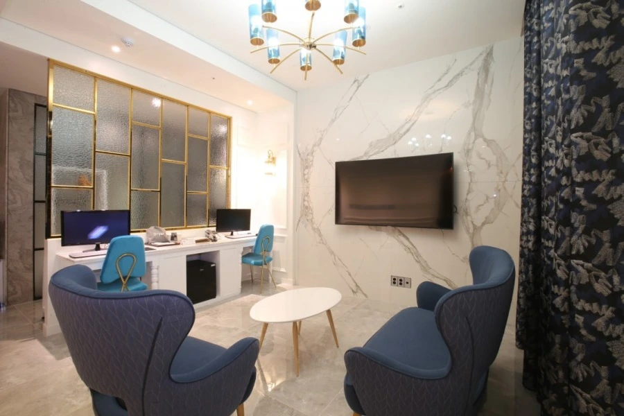 호텔로얄  (3).jpeg