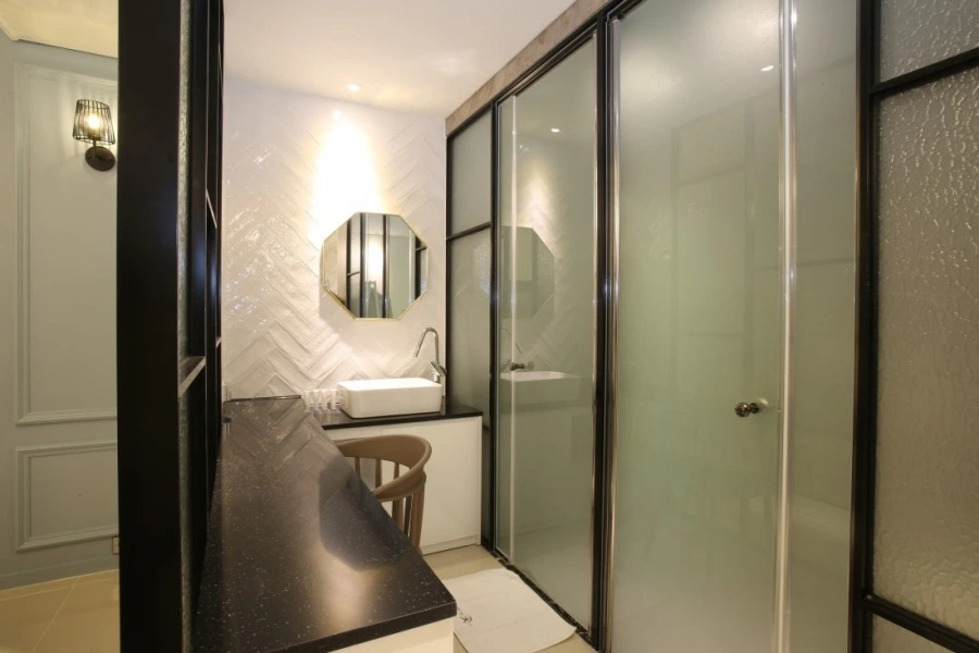 호텔로얄  (4).jpeg