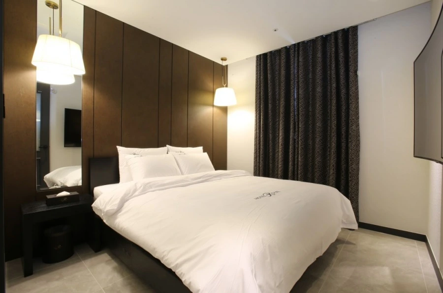 호텔로얄  (2).jpeg