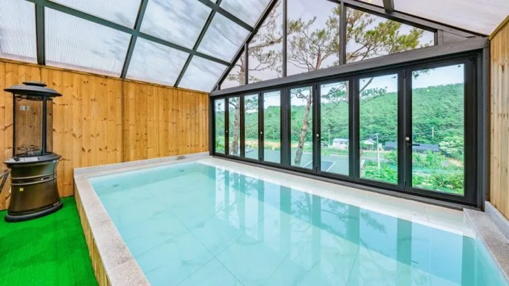 pool-1024x576.jpg?resize=740%2C416&amp;ssl=1