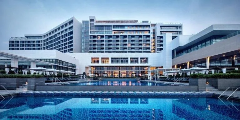 hilton-1.jpg?type=w1200