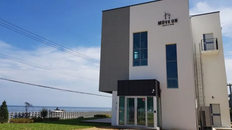 cafe-1-1024x576.jpg?resize740%2C416ssl1