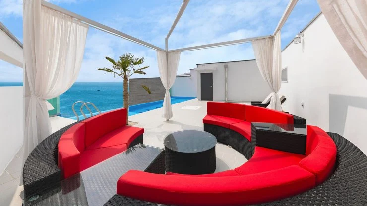 b-12.jpg?fit=740%2C416&ssl=1