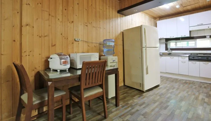 room_05-1024x587.jpg?resize740%2C424amp;ssl1