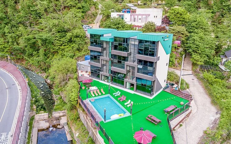 b-14.jpg?resize740%2C462ssl1