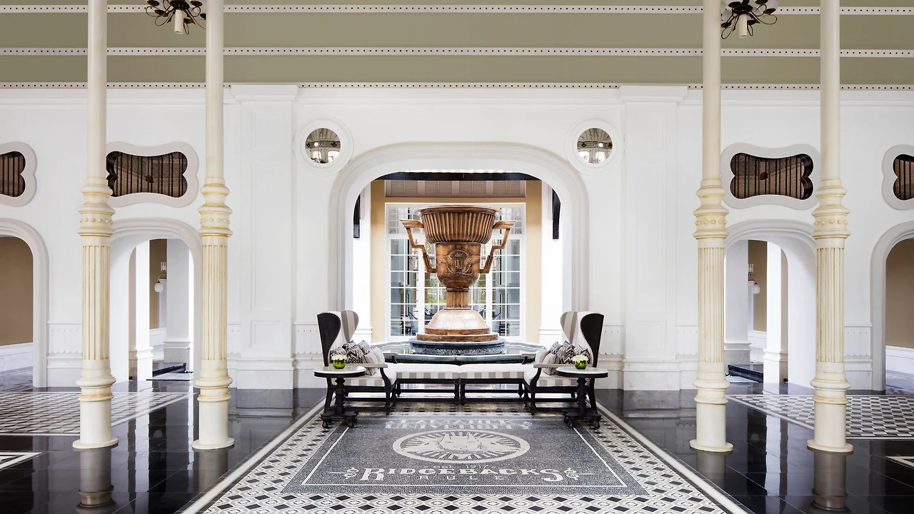 pqcjw-lobby-0010-hor-wide.jpg?downsize=2880px:*