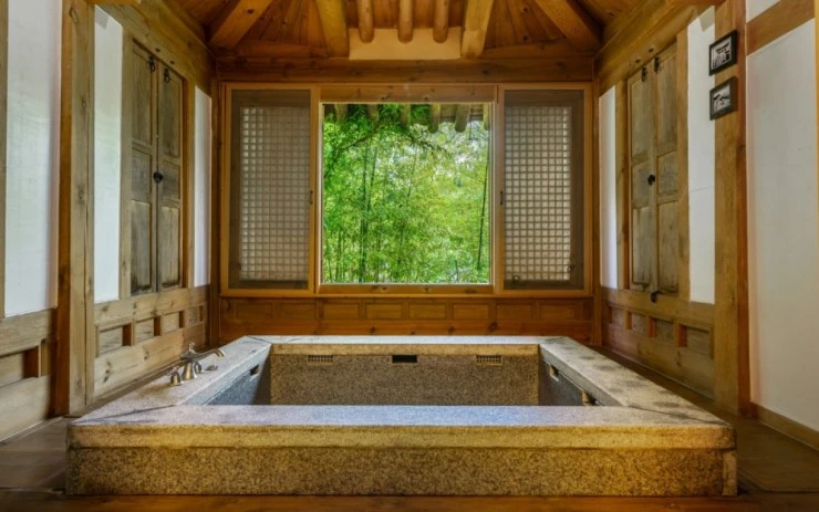 r-spa.jpg?resize=740%2C463&ssl=1