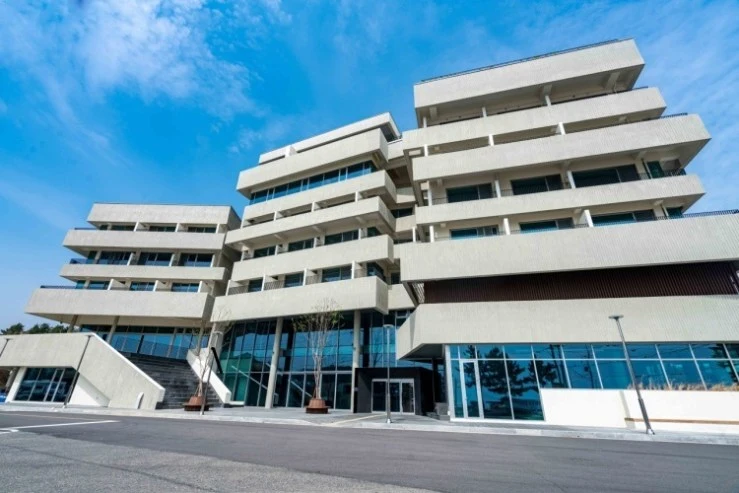 b-ex-1.jpg?w740amp;ssl1