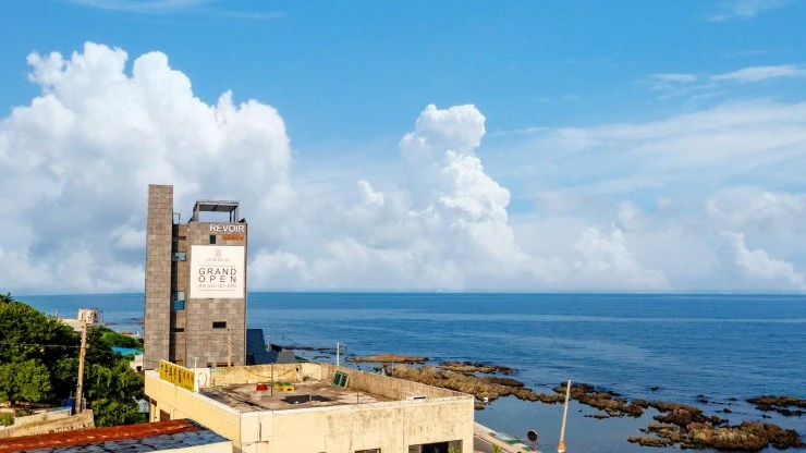 revoir-9-1.jpg?resize740%2C416amp;ssl1