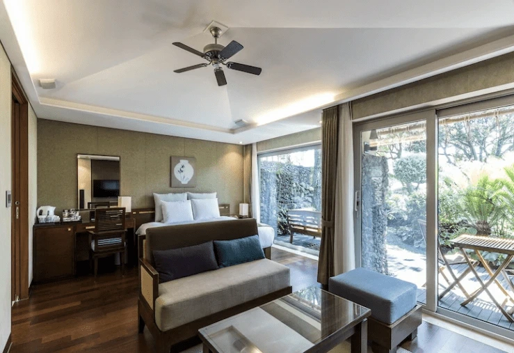 b-25.png?w740amp;ssl1