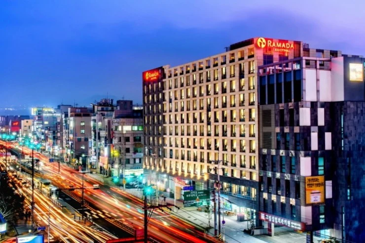 r-ex.jpg?resize740%2C493ssl1