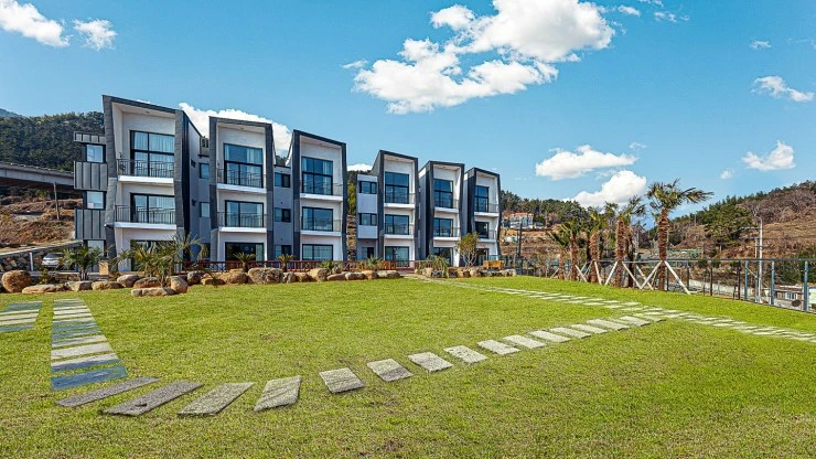 16-12.jpg?resize740%2C416ssl1