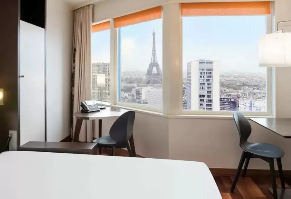 아파트호텔 아다지오 파리 상트르 투르 에펠  (2).JPG
