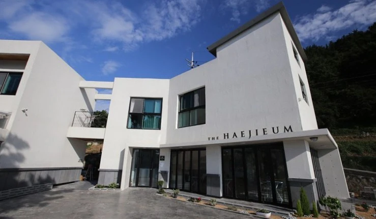 h-7.jpg?w740amp;ssl1